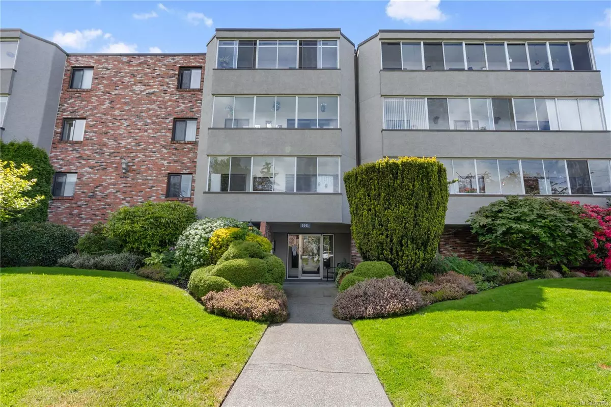 Victoria, BC V8V 3H6,1041 Rockland Ave #406