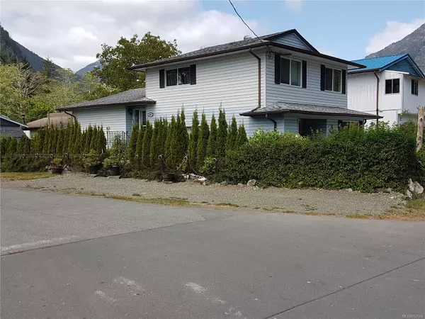 404 Alpine View Dr,  Tahsis,  BC V0P 1X0