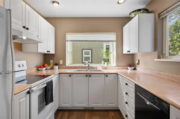 Nanaimo, BC V9T 6J1,3383 Mariposa Dr