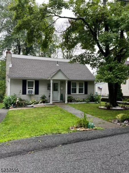 57 Center St, West Milford Twp., NJ 07480