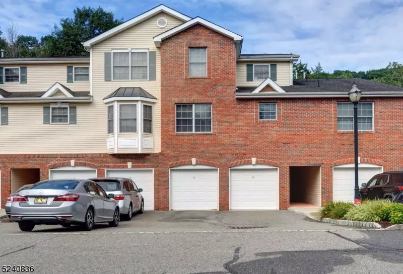 30-10 Federal Hill Rd #10, Pompton Lakes Boro, NJ 07442