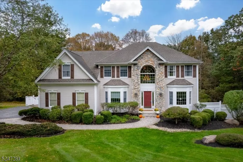 9 Partridge Lane, Holland Twp., NJ 08848