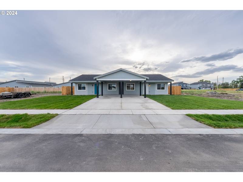 266 STOCKTON AVE, Umatilla, OR 97882