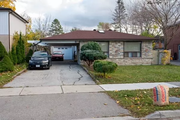 476 Tedwyn DR, Mississauga, ON L5A 1J7