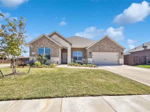 11208 Culberson Drive, Aubrey, TX 76227