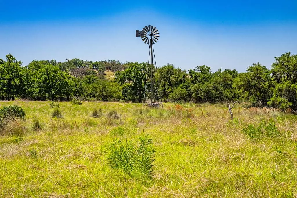 Fredericksburg, TX 78624,944 -- Metzger Rd