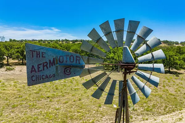 Fredericksburg, TX 78624,944 -- Metzger Rd