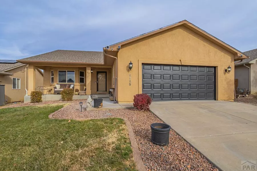 2325 Crestwood Ln, Pueblo, CO 81008