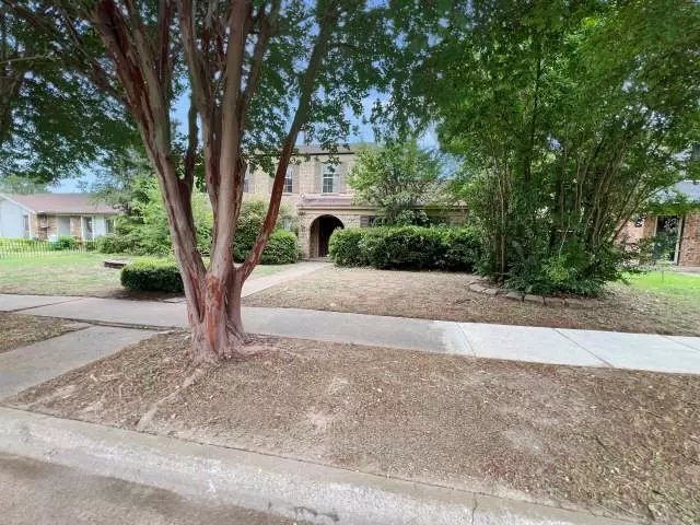 Dallas, TX 75249,7202 Bayberry Lane