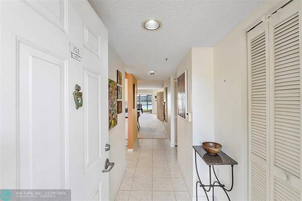 Delray Beach, FL 33484,14112 Huntington Pointe Dr  #102