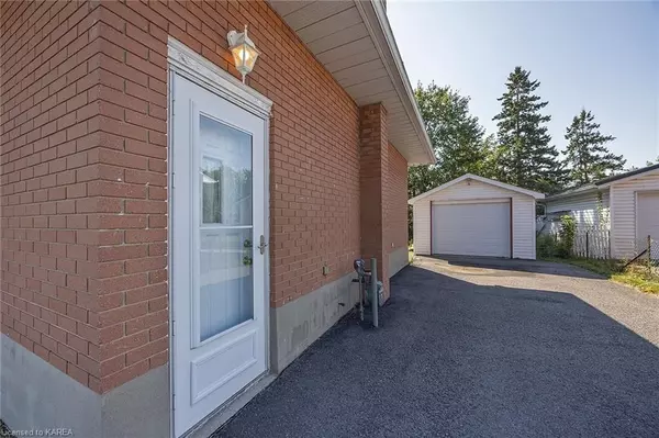 Loyalist, ON K7N 1H7,63 AMHERST DR