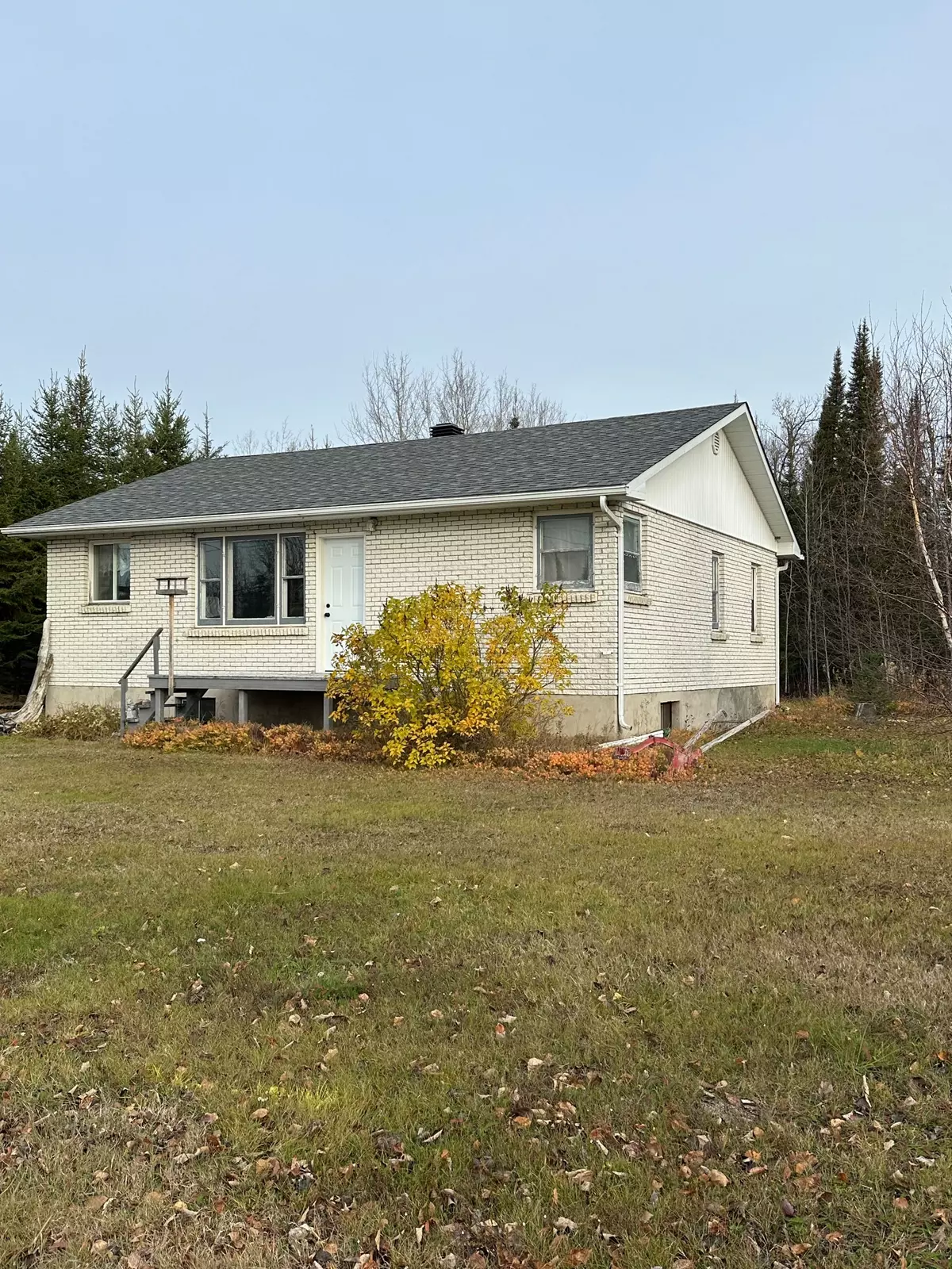 Kapuskasing, ON P5N 2X8,109 Mitchell RD E