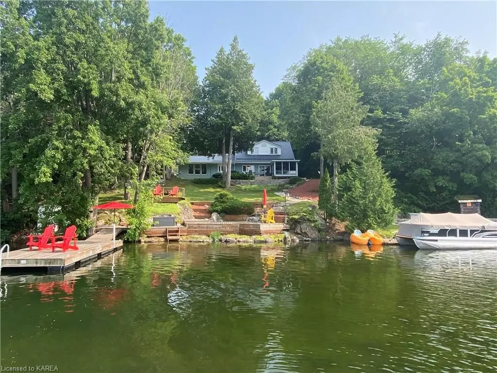 South Frontenac, ON K0H 1X0,3382 LAKESIDE RD