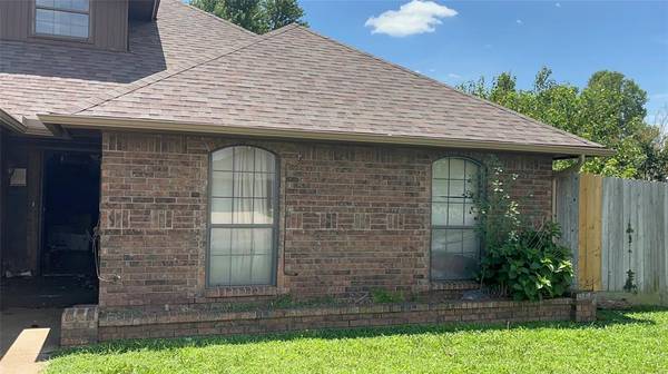 11832 SW 4th Street, Yukon, OK 73099