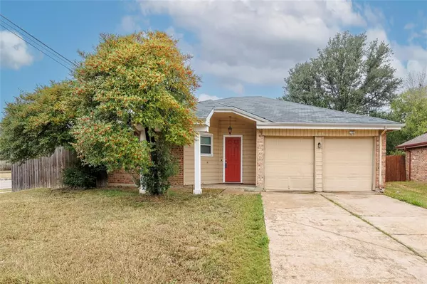 5318 Yaupon Drive, Arlington, TX 76018