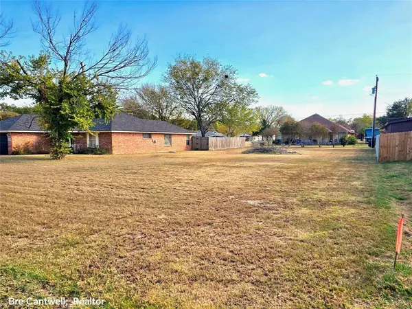 Gun Barrel City, TX 75156,107 Meadow Heath Street