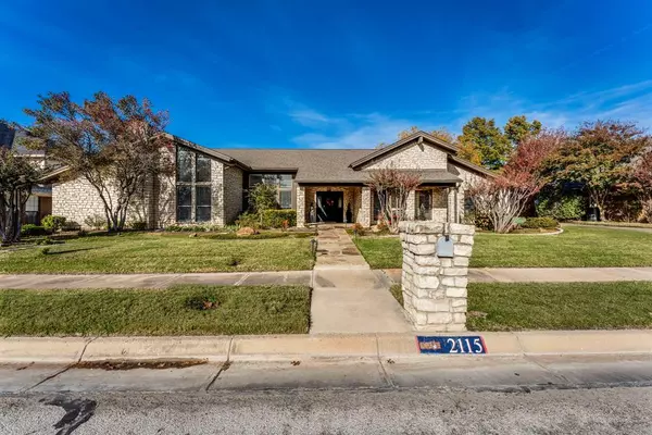 2115 Wimbledon Drive, Arlington, TX 76017