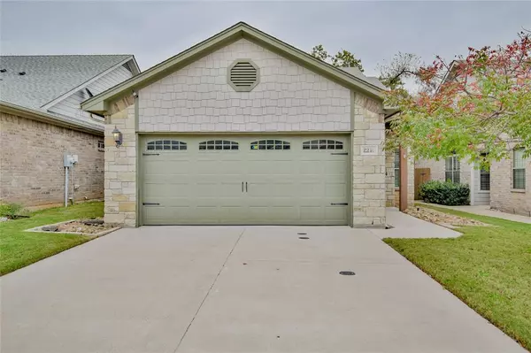 2210 Cobblestone Court, Granbury, TX 76049