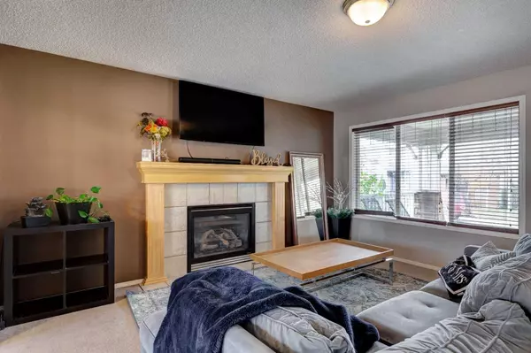 Calgary, AB T3K5T7,88 Covepark WAY Northeast