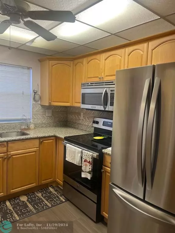 Sunrise, FL 33322,9481 Sunrise Lakes Blvd  #208