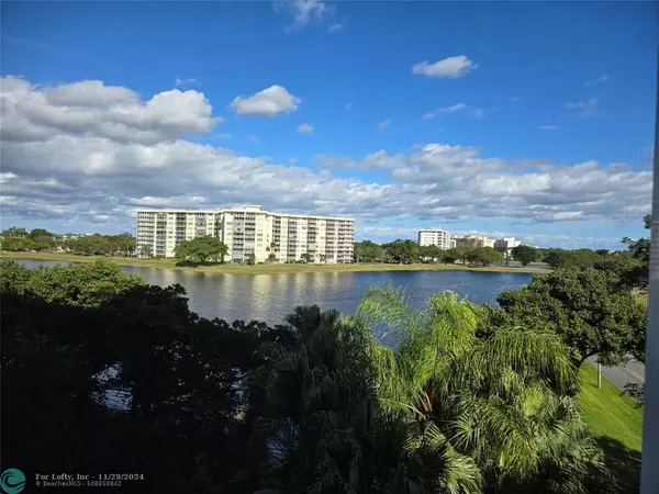 Pompano Beach, FL 33069,3051 N Course Dr  #501