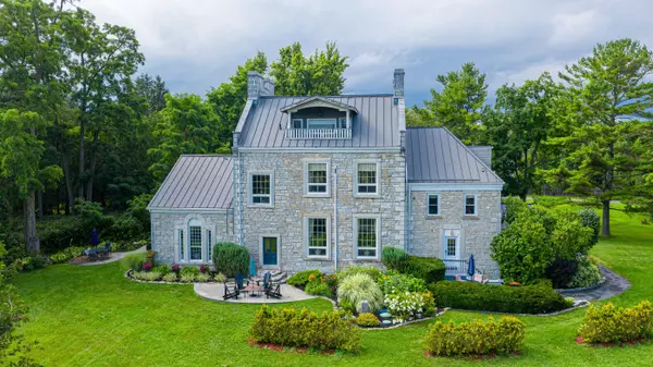 Kingston, ON K7L 4V1,8 Starr PL