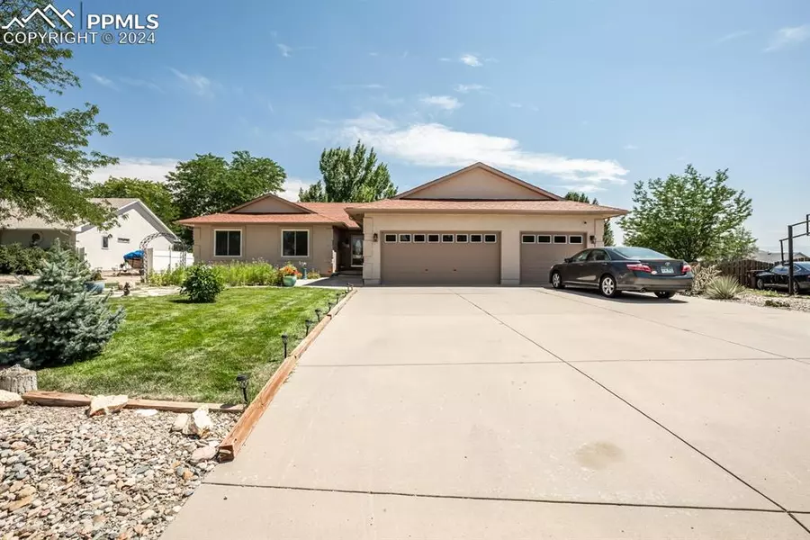 470 W Venturi DR, Pueblo West, CO 81007