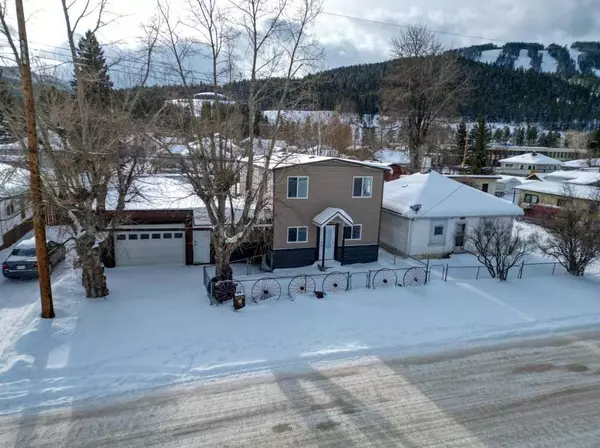 12730 19 AVE, Blairmore, AB T0K 0E0