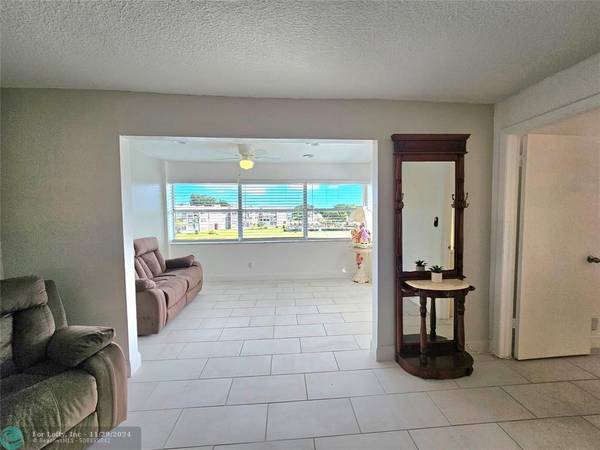 Sunrise, FL 33322,9861 Sunrise Lakes Blvd  #303