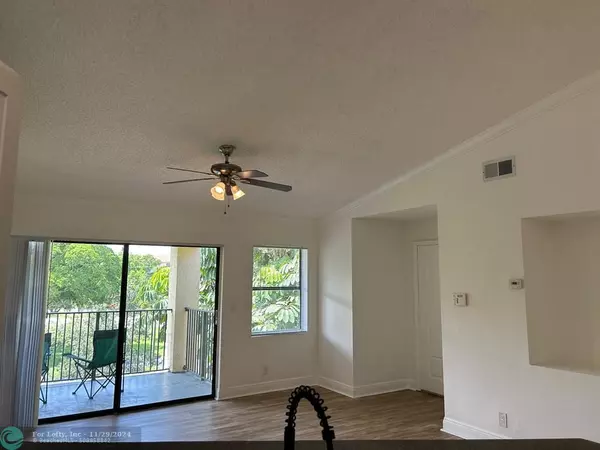 Sunrise, FL 33322,9999 Summerbreeze Dr