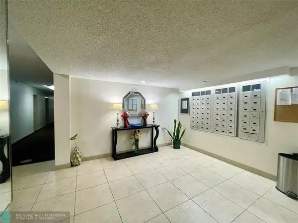 Plantation, FL 33317,6500 Cypress Rd  #409