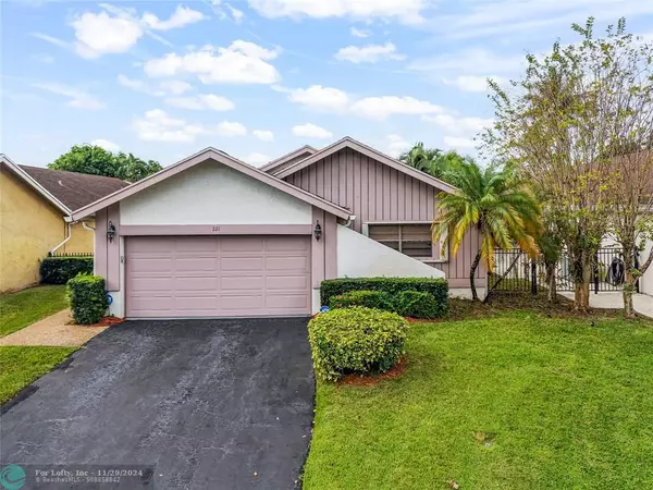 221 SW 87th Ter, Plantation, FL 33324