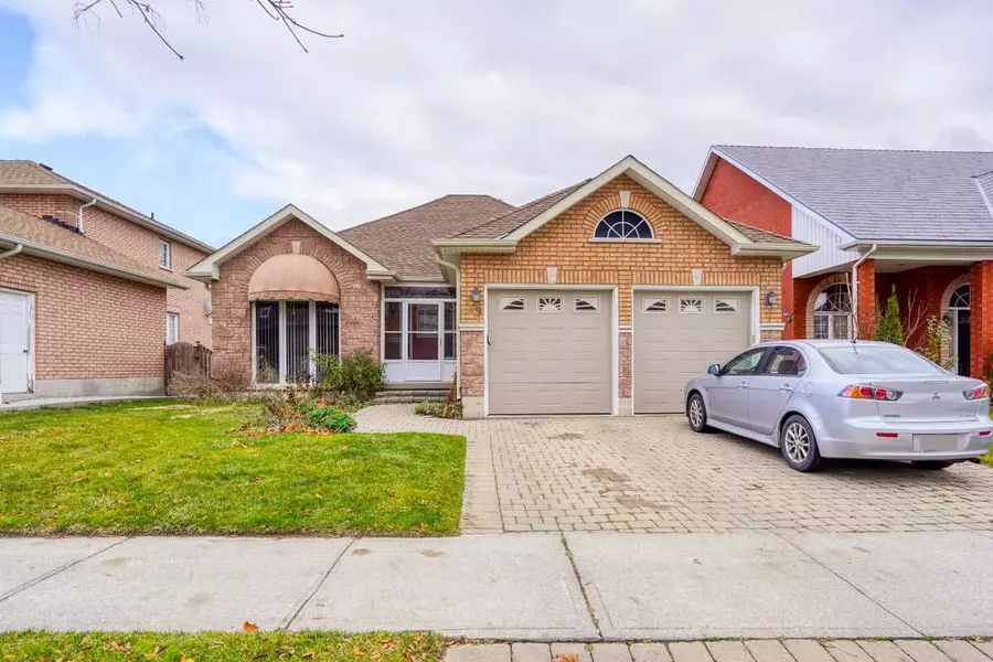 59 Metcalfe DR, Bradford West Gwillimbury, ON L3Z 3C8