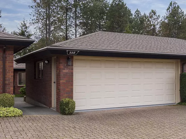 Oak Bay, BC V8P 5M8,2345 Cedar Hill Cross Rd #115