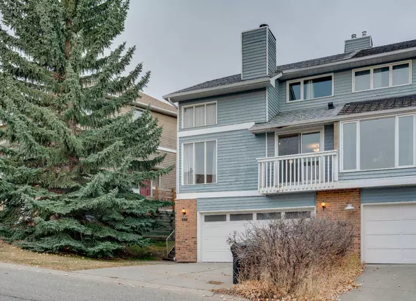 7 Stradwick PL SW, Calgary, AB T3H 1T3