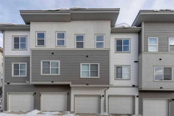 2117 81 ST Southwest #40, Calgary, AB T3H3V8