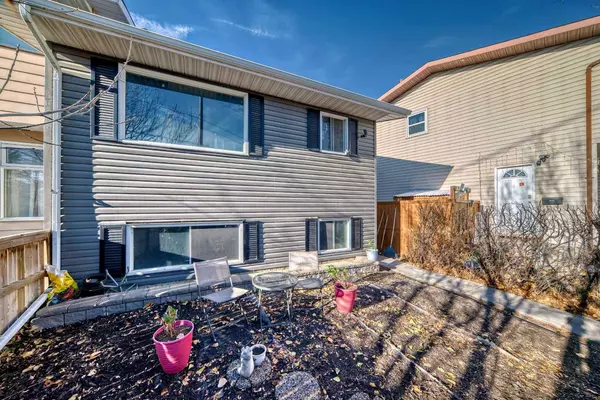 Calgary, AB T3B 1P2,7803 34 AVE Northwest