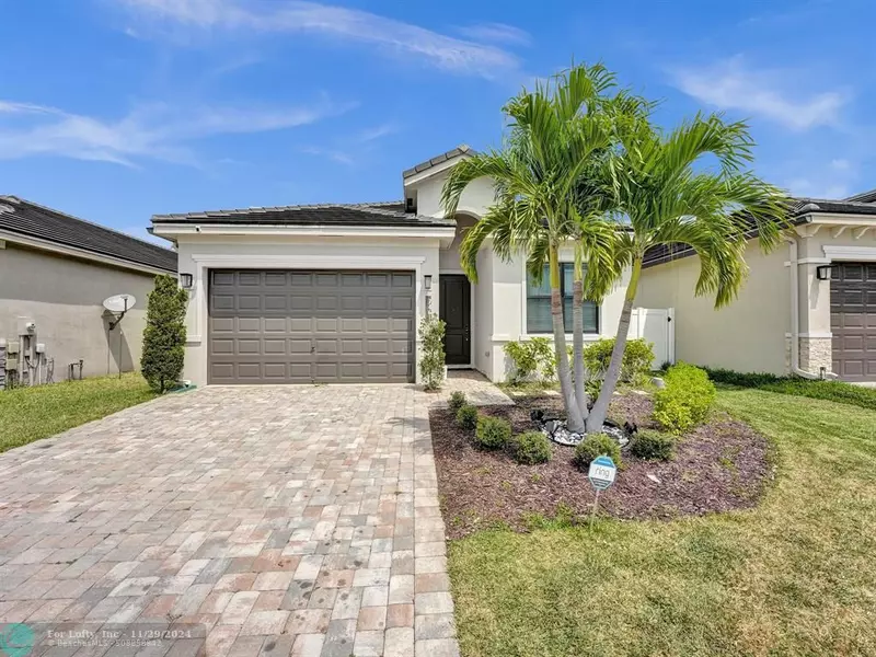 7461 Moonrise Drive, Lake Worth, FL 33467