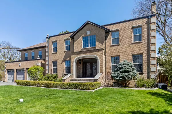 1 Versailles CT, Toronto C13, ON M3B 2A8