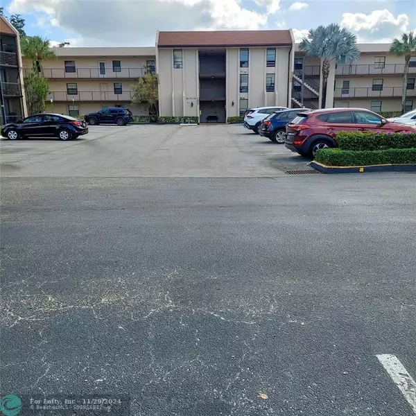 7950 W Mcnab Rd  #124, Tamarac, FL 33321