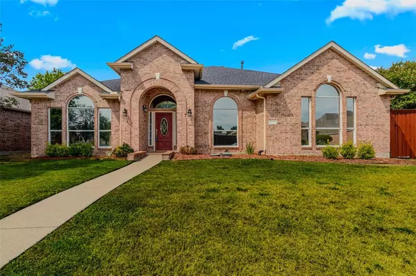 6105 Grantham Drive, Rowlett, TX 75087