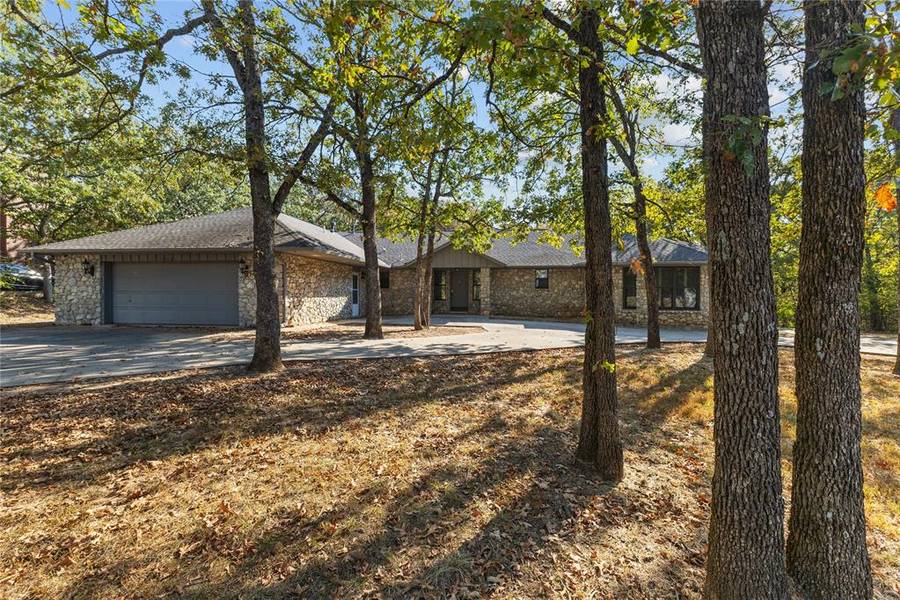 206 S Morrison Drive, Ada, OK 74820