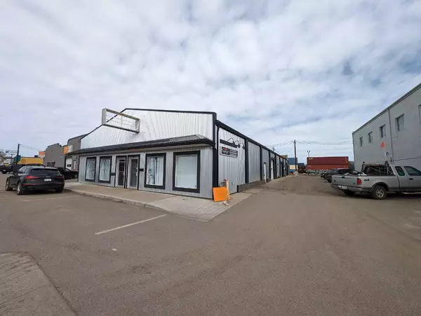 Medicine Hat, AB T1A 2V8,677 South Railway ST Southeast #2