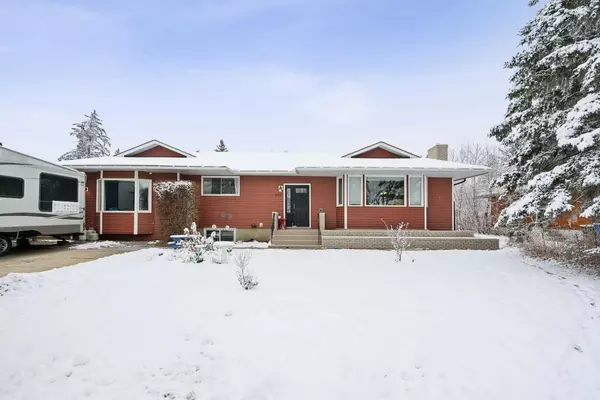 662 11 AVE,  Carstairs,  AB T0M 0N0