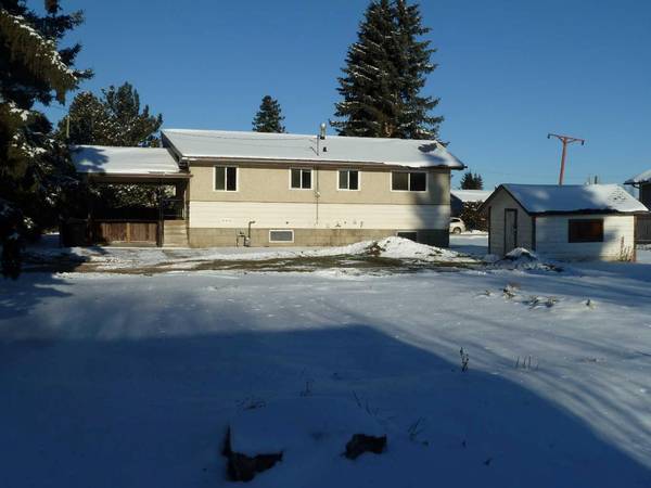 Plamondon, AB T0A2T0,9829 101 AVE