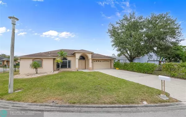 Greenacres, FL 33413,243 Malibu Circle