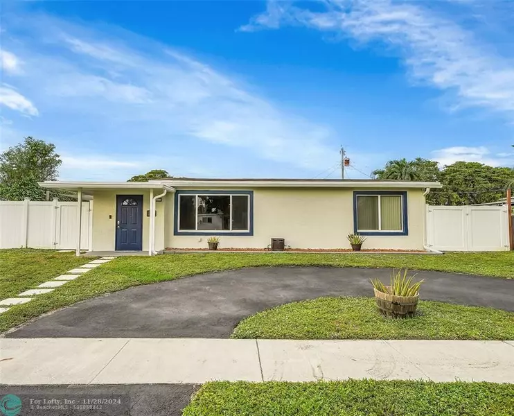 5621 SW 38th St, Davie, FL 33314