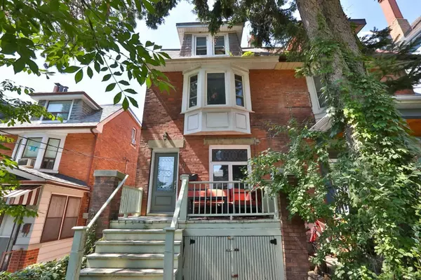 82 Indian RD #4, Toronto W01, ON M6R 2V4