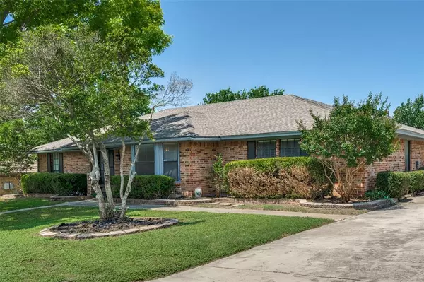 Fort Worth, TX 76179,8320 Crosswind Drive