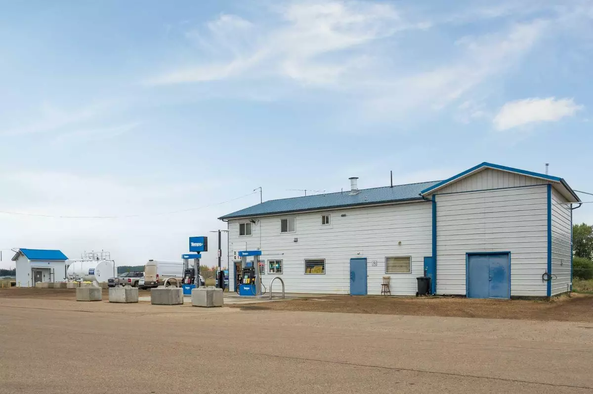 Hay Lakes, AB T0B 1W0,2 Railway AVE North